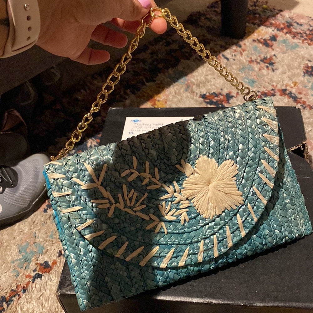 2 Chic Turquoise hand bag - Picture 2 of 4